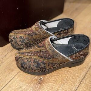Dansko Velvet Paisley Brown Tapestry Clogs EU 37 US 6.5-7